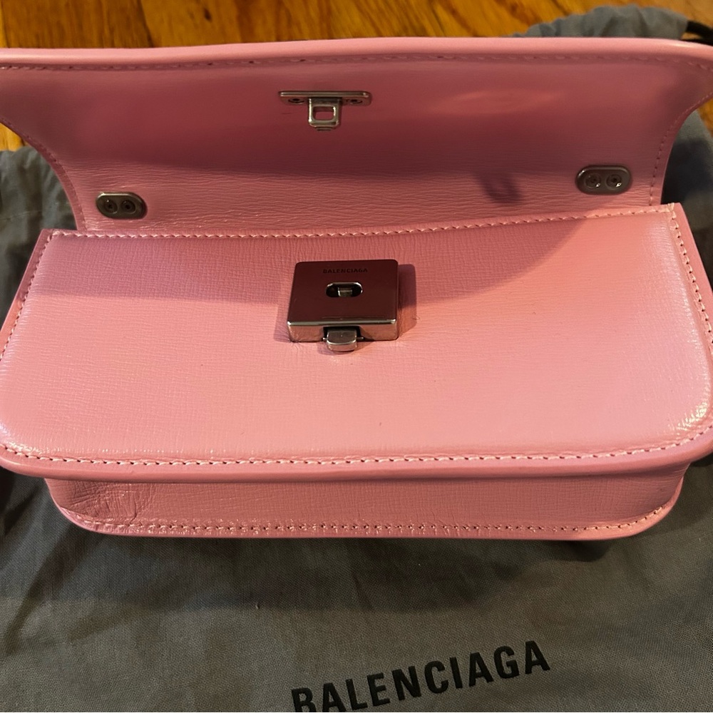 Gorgeous Pink mini Balenciaga Shoulder Bag. - Picture 11 of 14
